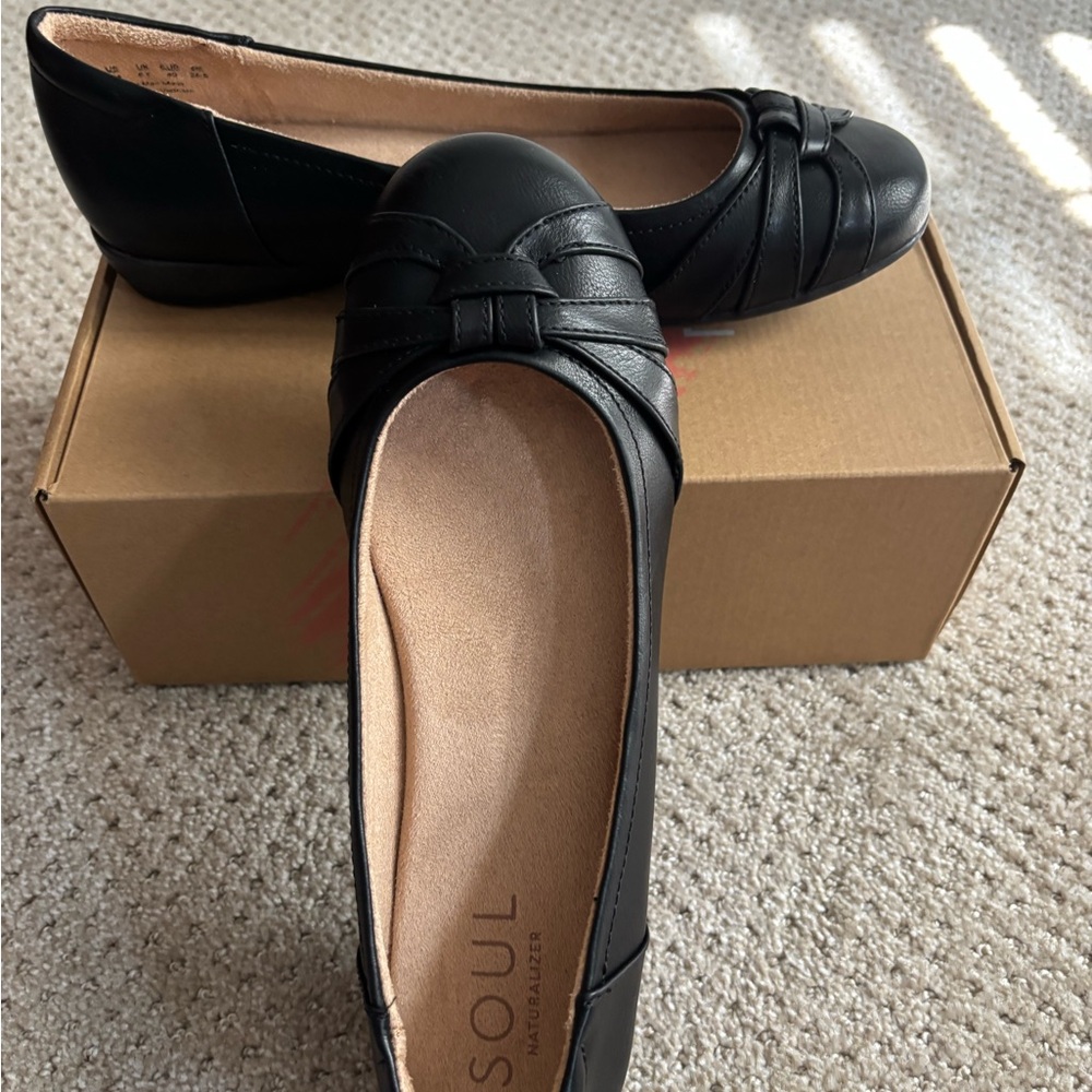 Life Stride Black Ballet Flats with Ruched Detail